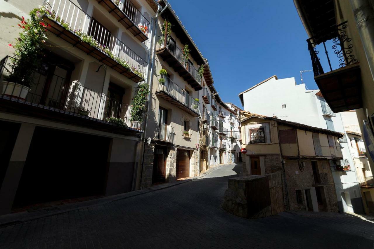 Vinatea Suites Morella Exterior foto